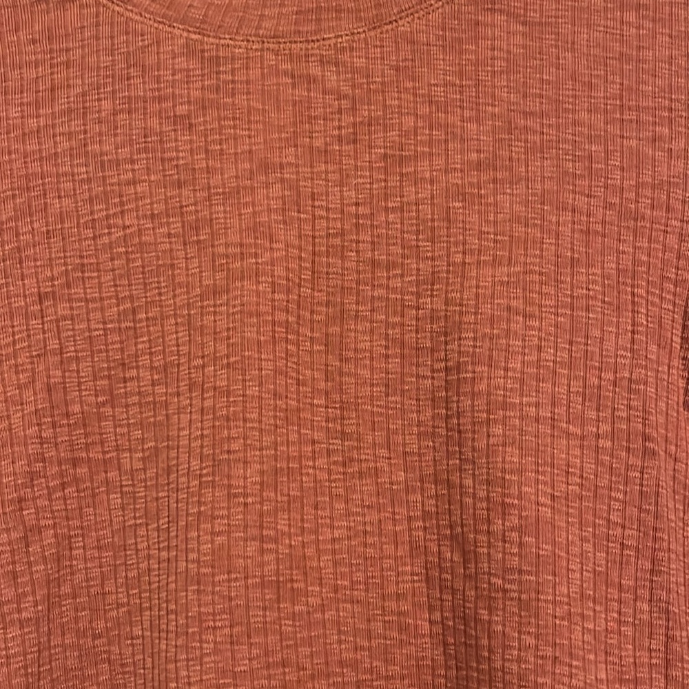 Lululemon - Picture 2 of 3